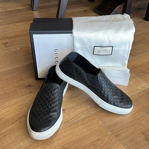 Men’s GUCCI leather slip on